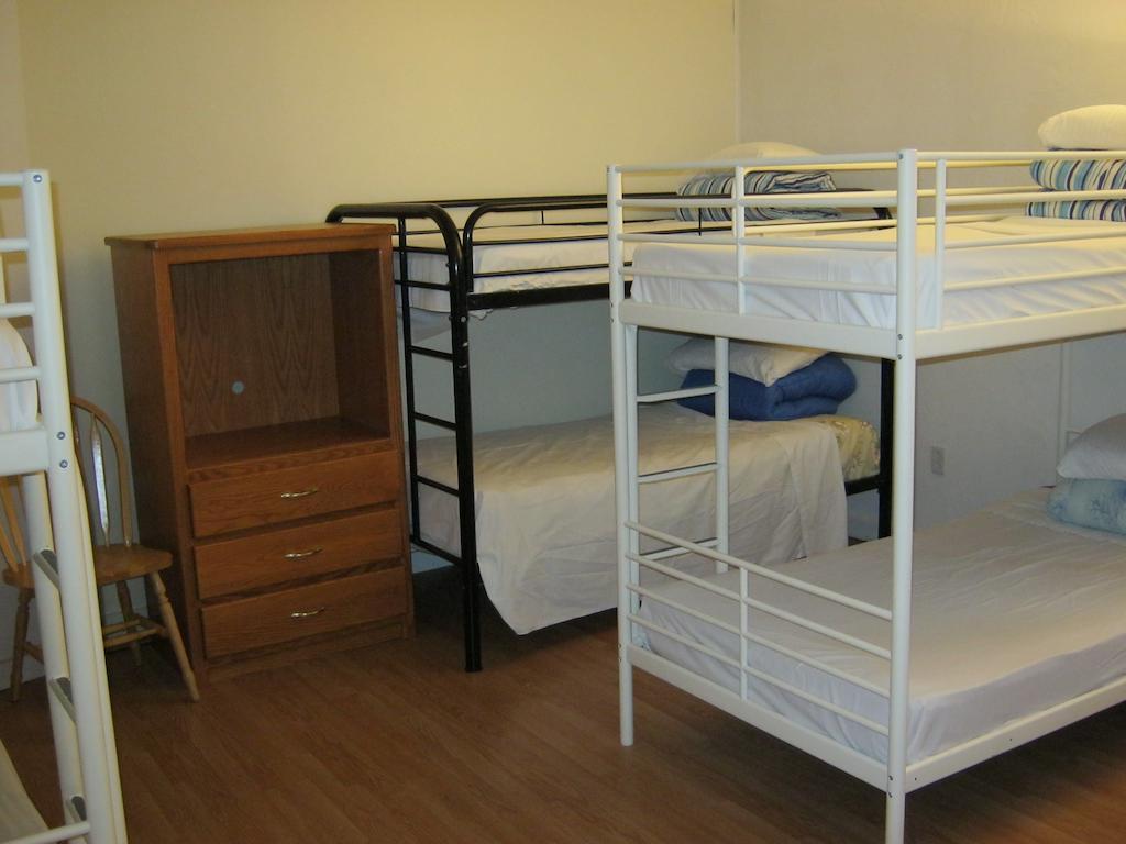 Kelowna Okanagan Lake Hostel Szoba fotó